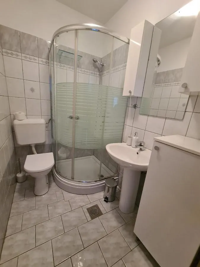 Apartmani Emily Pola 0*,  Croazia